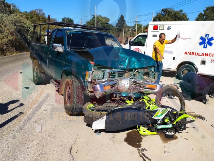 MOTOCICLISTA PIERDE LA VIDA AL IMPACTAR CONTRA CAMIONETA