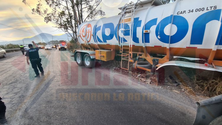 SE LE DESPRENDE LA CISTERNA A TRAILER EN EL LIBRAMIENTO