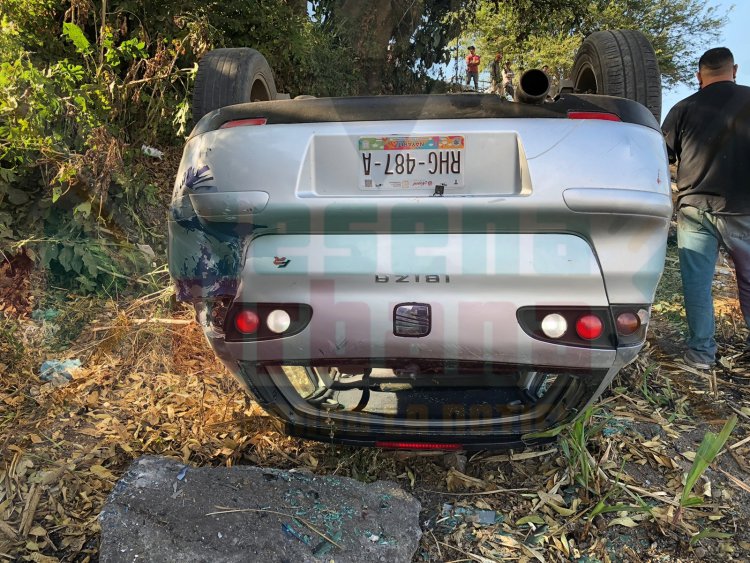 CAMIONETA PROVOCA ACCIDENTE EN LA CARRETERA 200