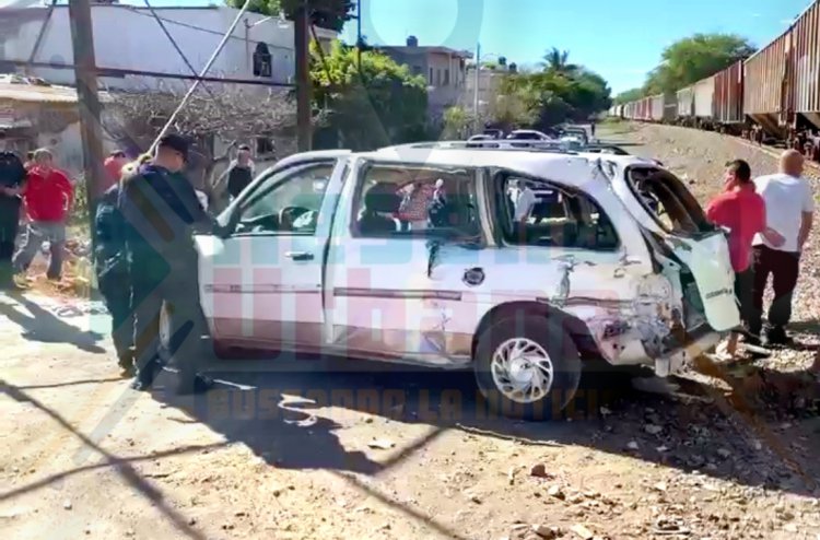 SE LO LLEVA EL TREN EN AHUACATLAN