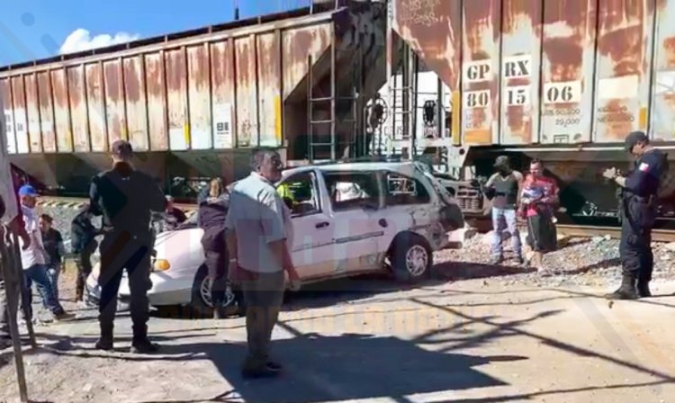 SE LO LLEVA EL TREN EN AHUACATLAN