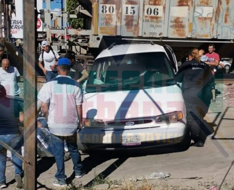 SE LO LLEVA EL TREN EN AHUACATLAN