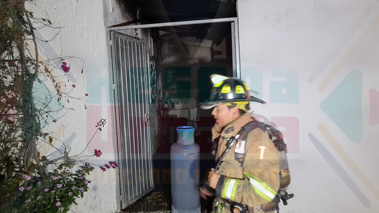 FALLA EN LA CONEXION DEL CILINDRO DE GAS LP Y TREMENDO FLAMAZO