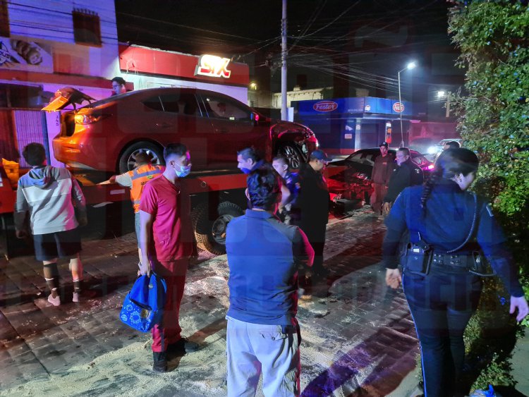 FUERTE ACCIDENTE DEJA UN LESIONADO, CUANTIOSOS DAÑOS Y UN DETENIDO POR MANEJAR 