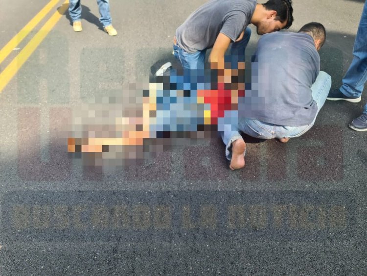 SE CRUZA LA AV INSURGENTES EN SU BICICLETA Y TERMINA LESIONADO