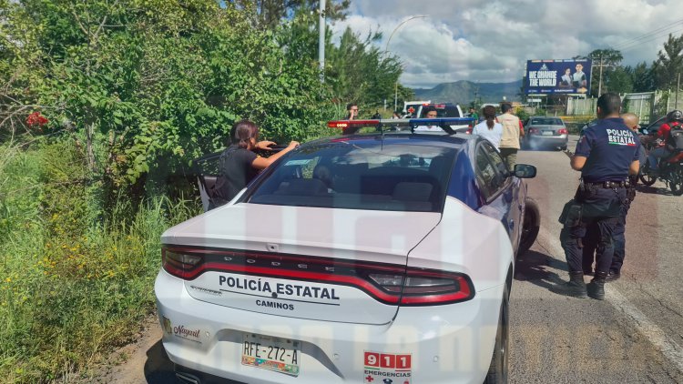 FRACTURA DE TIBIA, PERONÉ, ASI COMO DE FEMUR DEJAN A MOTOCICLISTA