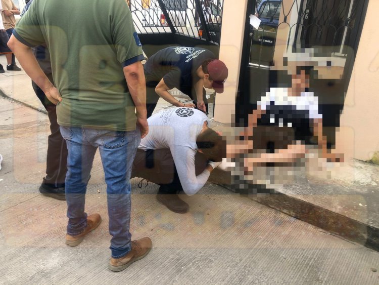 ACCIDENTE DEJA A DOS PERSONAS LESIONADAS AL METERSE A UNA CASA