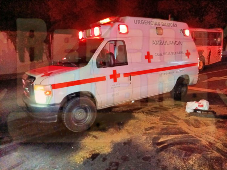 MENOR LESIONADA AL PASARSE UN SEDAN LA LUZ ROJA