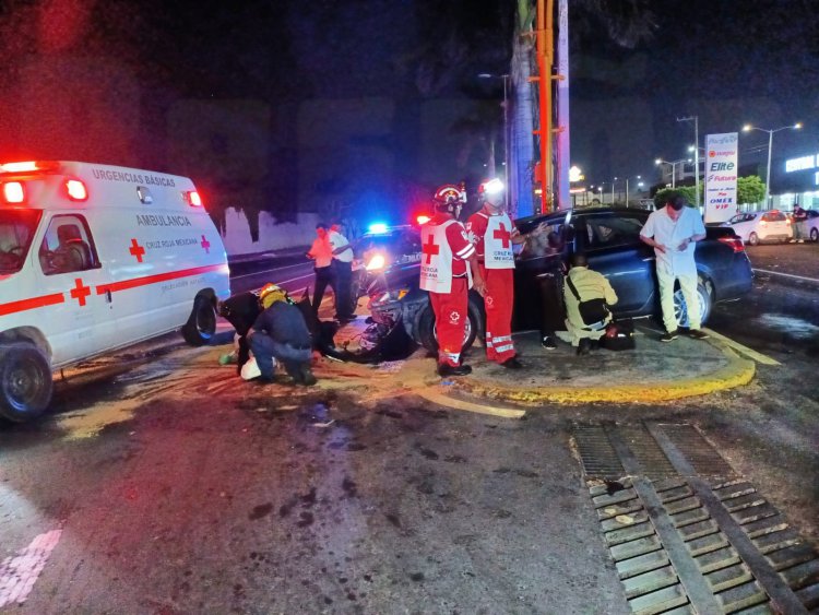 MENOR LESIONADA AL PASARSE UN SEDAN LA LUZ ROJA