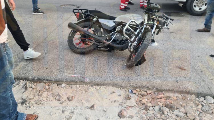 EBRIO DEJA LESIONADA A MUJER E IMPACTA A 4 VEHÍCULOS