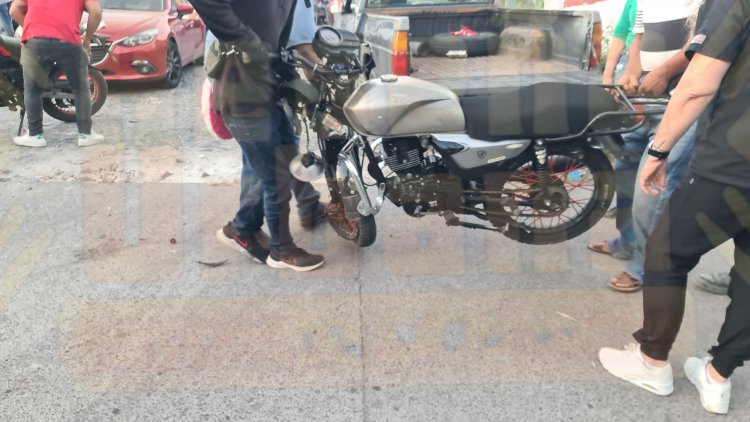 EBRIO DEJA LESIONADA A MUJER E IMPACTA A 4 VEHÍCULOS
