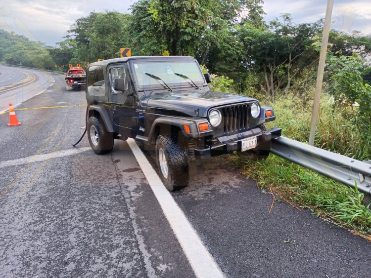LO DESTROZA UN CAMIÓN EN LA AUTOPISTA TPC-MZT