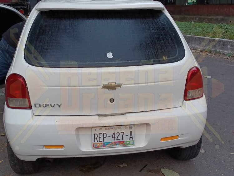 POLICIA MUNICIPAL RECUPERA VEHÍCULO ROBADO