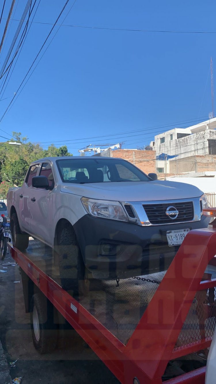 LOCALIZAN VEHÍCULO ABANDONADO CON LATAS DE CERVEZA
