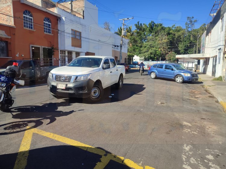 LOCALIZAN VEHÍCULO ABANDONADO CON LATAS DE CERVEZA