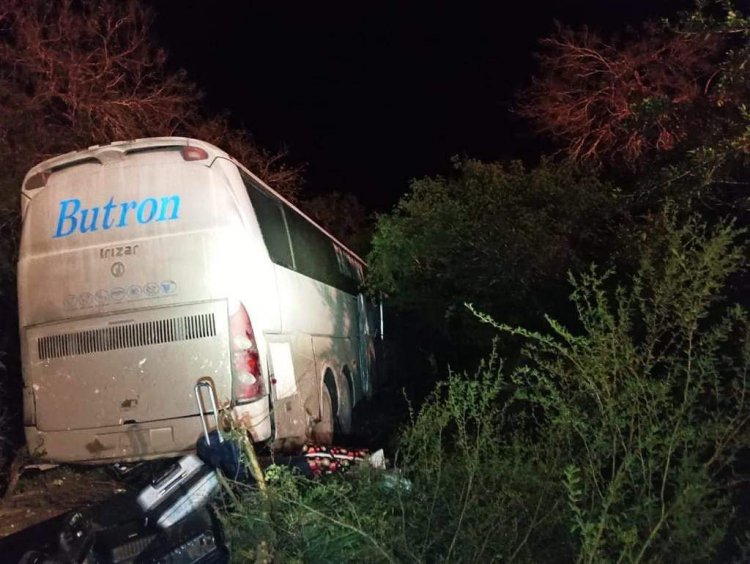 UNA PERSONA SIN VIDA Y 11 LESIONADOS AL VOLCAR AUTOBUS
