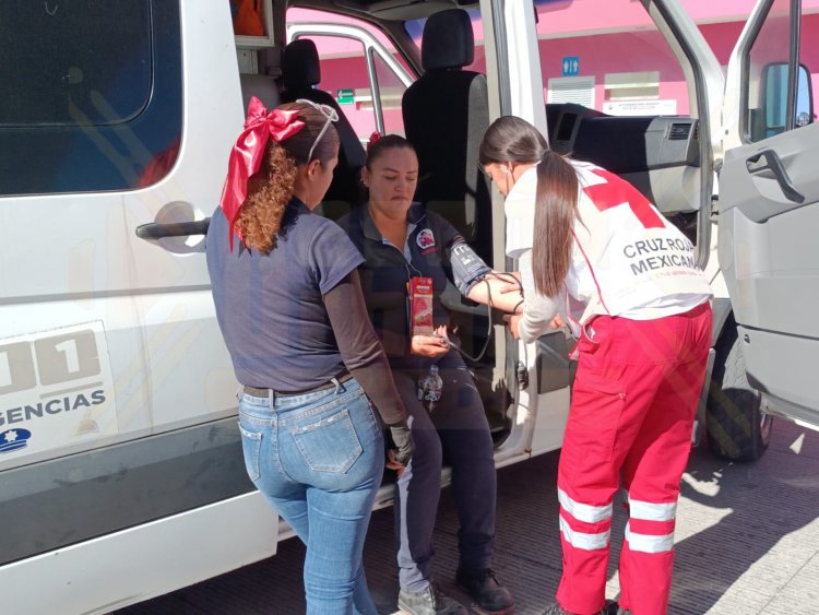 SE INCENDIA TAXI EN LA COL FELIX PEÑA: 2 personas lesionadas.