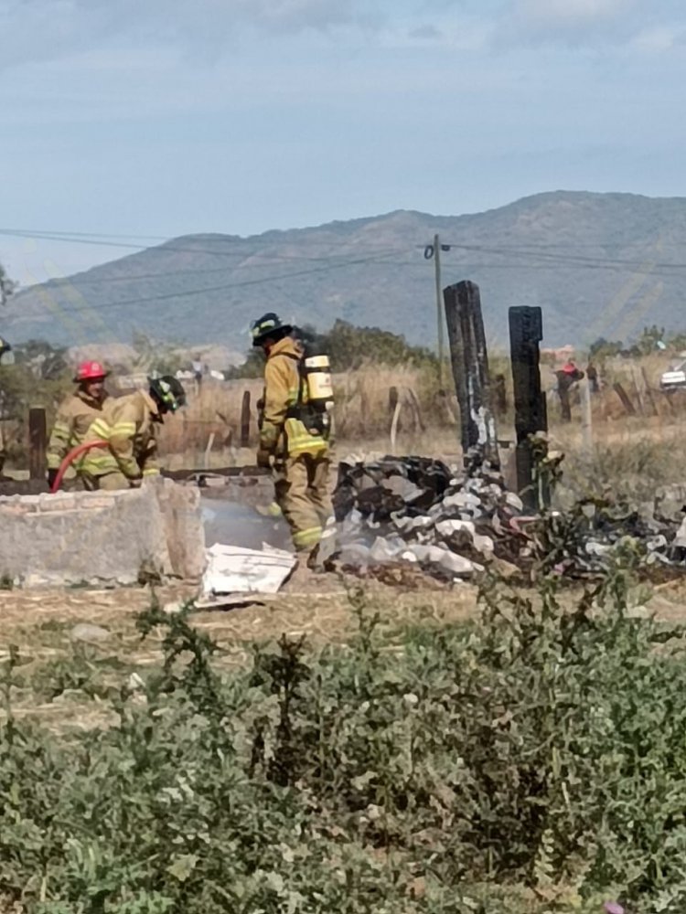4 PERSONAS SIN VIDA AL CAER AVIONETA EN XALISCO
