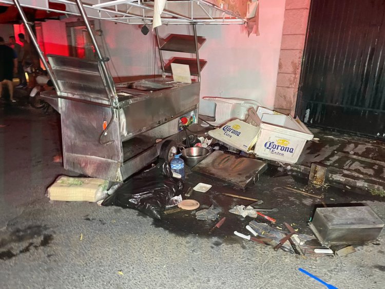 TAXISTA Y VENDEDOR DE HAMBURGUESAS LESIONADOS AL IMPACTARLOS CAMIONETA