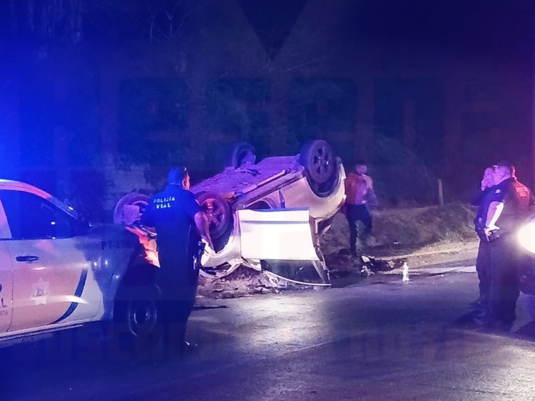EBRIO DESTROZA VEHÍCULOS Y DEJA UNA PERSONA GRAVEMENTE LESIONADA