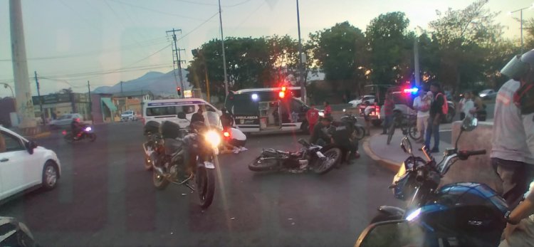 CHOQUE ENTRE MOTOCICLETAS DEJA 3 LESIONADOS