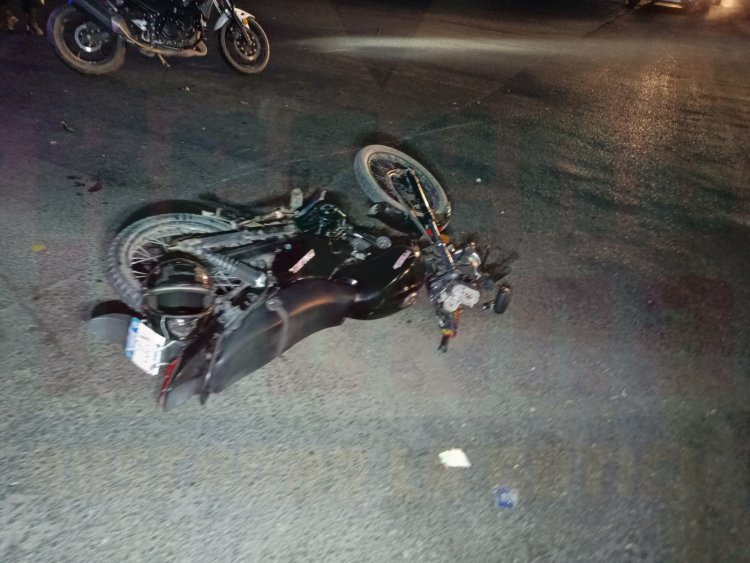 CHOQUE ENTRE MOTOCICLETAS DEJA 3 LESIONADOS