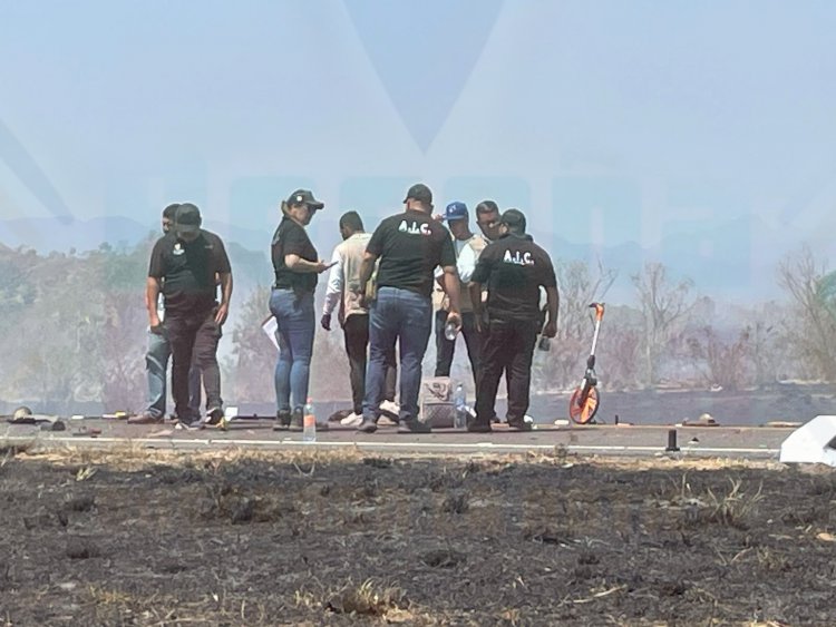 IBA REBASANDO LA AMBULANCIA, DEJA 4 PERSONAS SIN VIDA