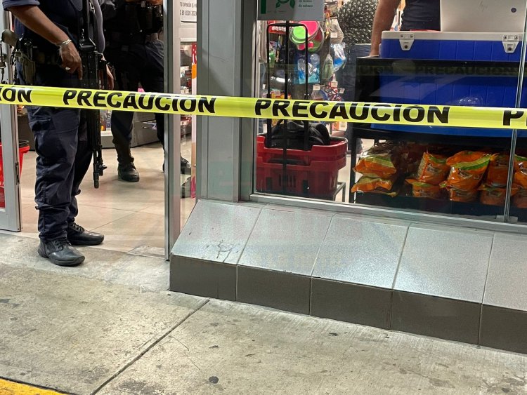 LE PEGAN AL OXXO DE CD DEL VALLE