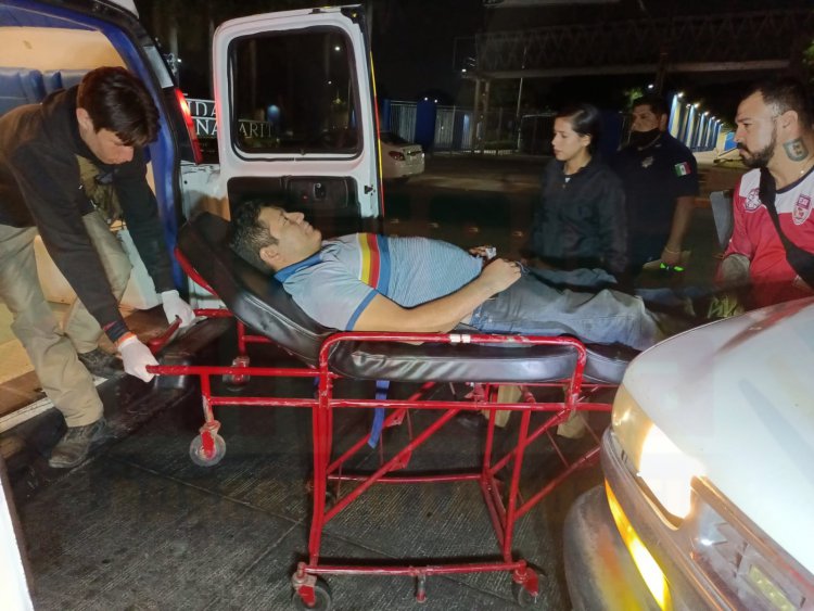 2 LESIONADOS EN FUERTE ACCIDENTE FRENTE A LA UAN
