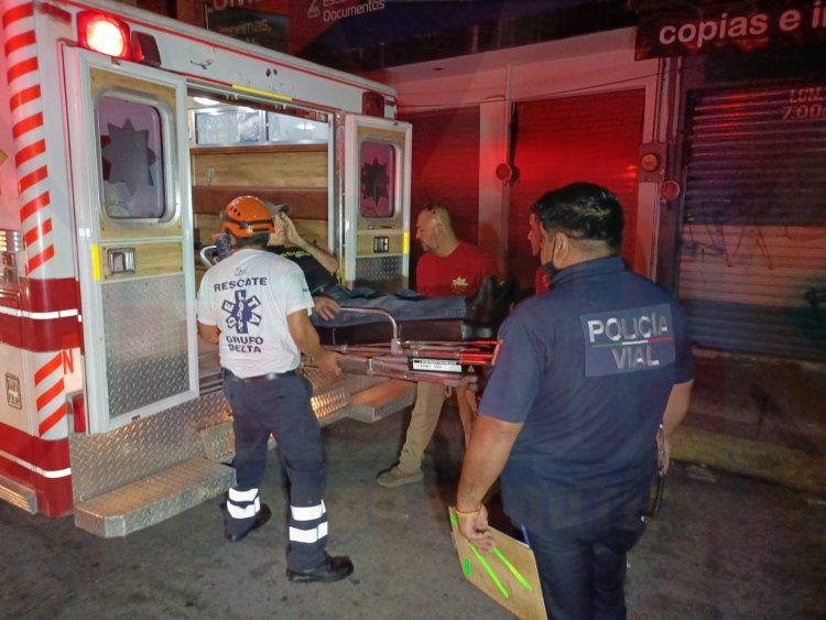 2 LESIONADOS EN FUERTE ACCIDENTE FRENTE A LA UAN
