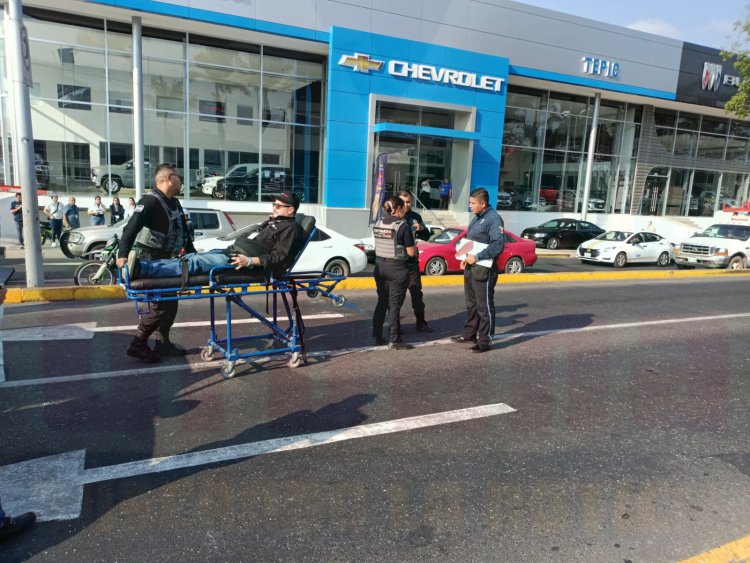 AMBULANCIA PROVOCA ACCIDENTE AL TRASLADAR A MUJER EMBARAZADA