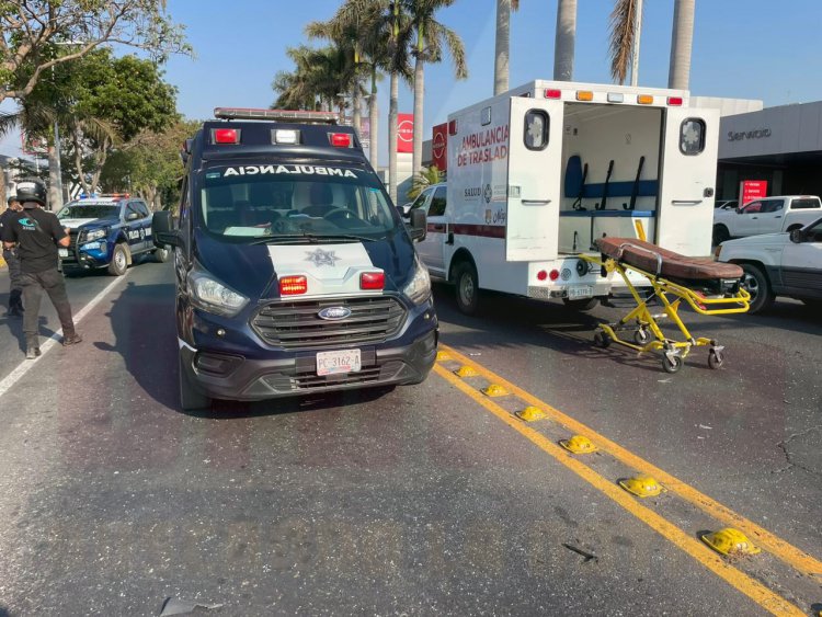AMBULANCIA PROVOCA ACCIDENTE AL TRASLADAR A MUJER EMBARAZADA