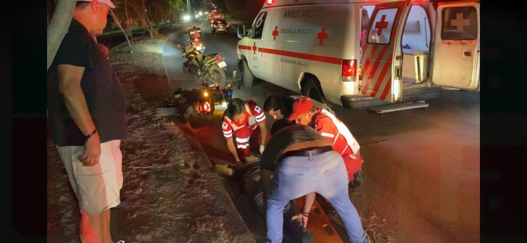 MOTOCICLISTA PIERDE EL CONTROL EN EL BOULEVARD COLOSIO