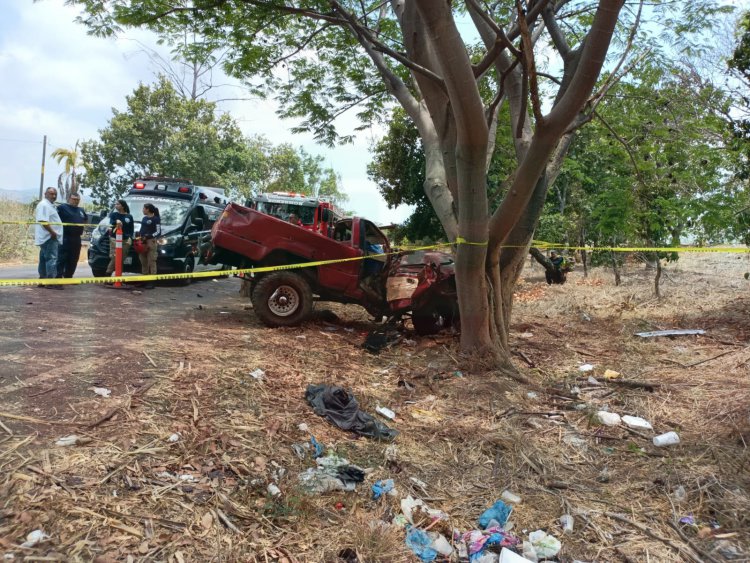 PADRE E HIJO PIERDEN LA VIDA EN LA CARRETERA TPC-AGUAMILPA