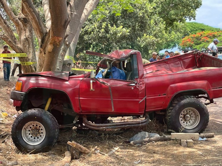 PADRE E HIJO PIERDEN LA VIDA EN LA CARRETERA TPC-AGUAMILPA