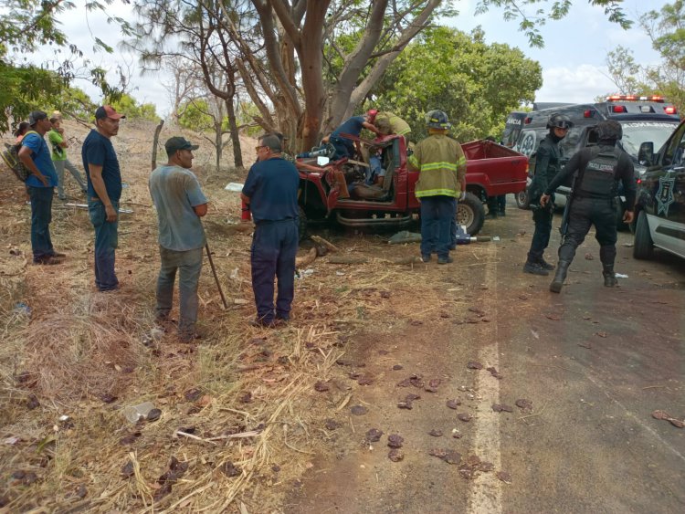 PADRE E HIJO PIERDEN LA VIDA EN LA CARRETERA TPC-AGUAMILPA
