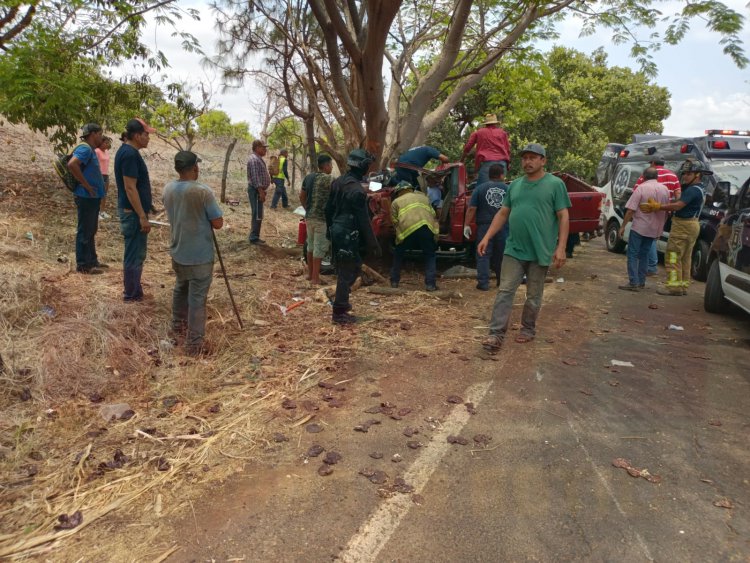 PADRE E HIJO PIERDEN LA VIDA EN LA CARRETERA TPC-AGUAMILPA