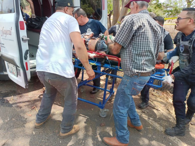PADRE E HIJO PIERDEN LA VIDA EN LA CARRETERA TPC-AGUAMILPA