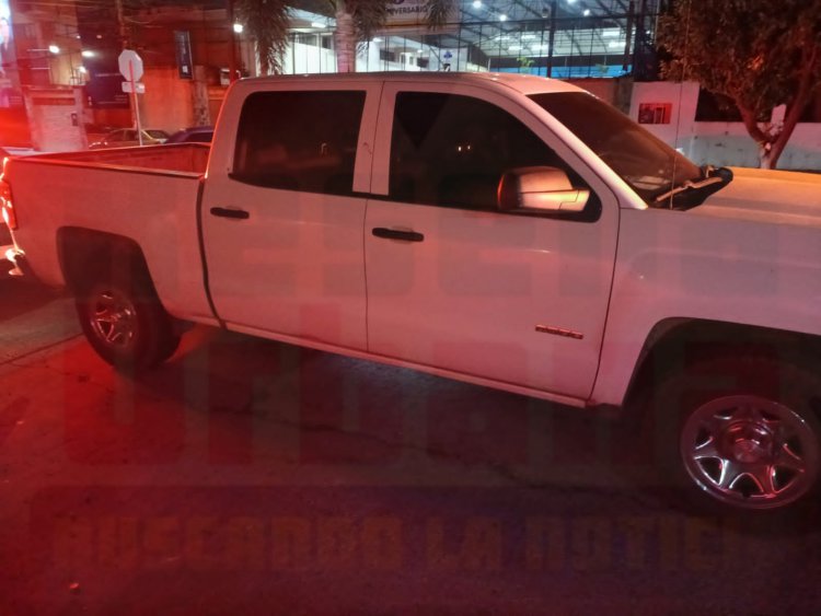 4 IMPACTOS DE ARMA DE FUEGO RECIBE PORTÓN EN CD DEL VALLE